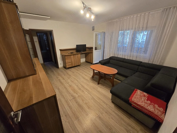 Exclusivitate. Aproape de Spitalul Judetean. Mobilat. Boxa la subsol — fotografia 1