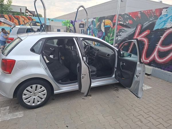 VOLKSWAGEN Polo 2010 — imagine 3