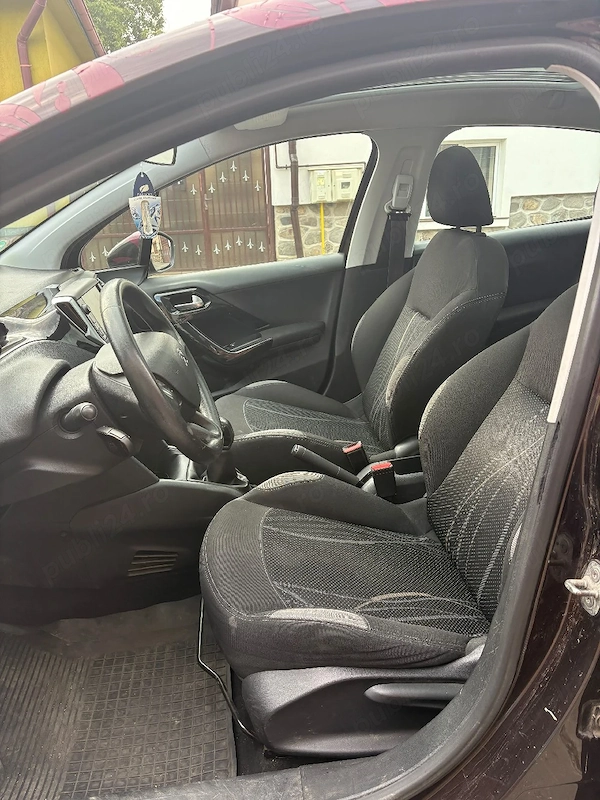 PEUGEOT 208 2013 — imagine 3