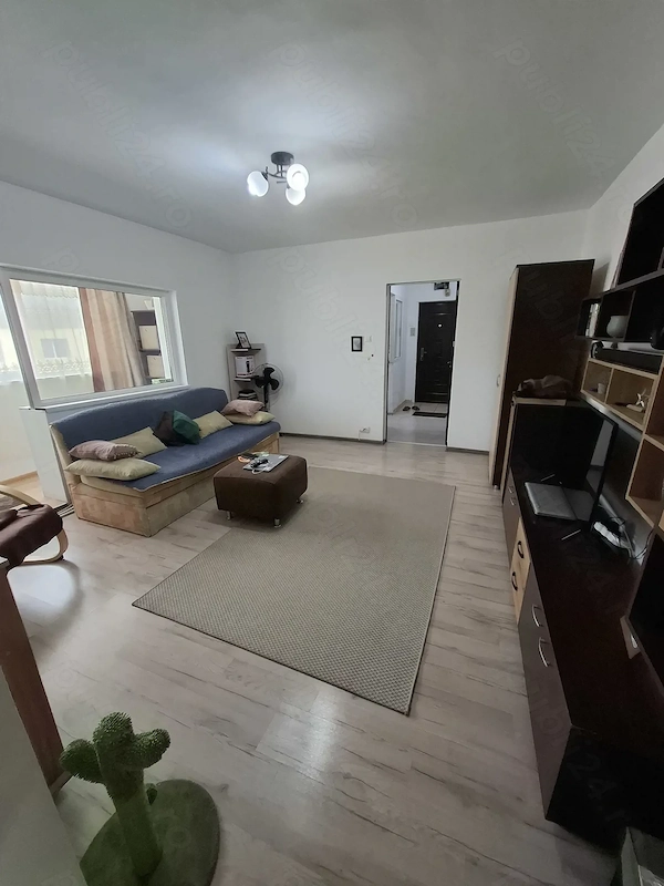 Vând apartament cu 3camere confort 1 semidecomandat bloc turn etaj intermediar — fotografia 3