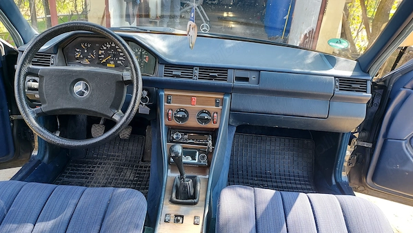MERCEDES-BENZ E-Class 1989 — imagine 5