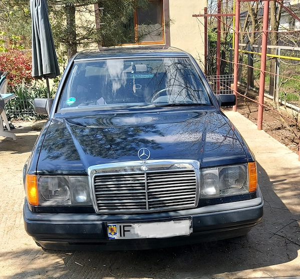 MERCEDES-BENZ E-Class 1989 — imagine 3