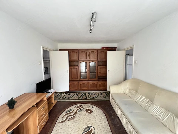 Apartament-2-Camere-Semidecomandat-Etaj 2-Centrala-Termica-Florilor-Brasov — fotografia 1