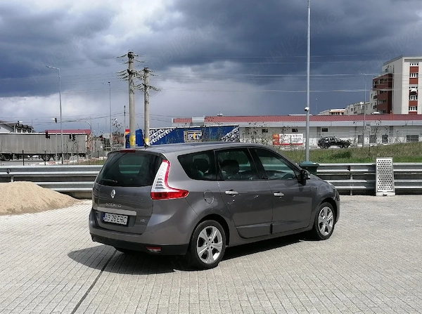 RENAULT Grand Scenic 2011 — imagine 2