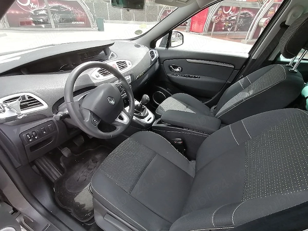 RENAULT Grand Scenic 2011 — imagine 4