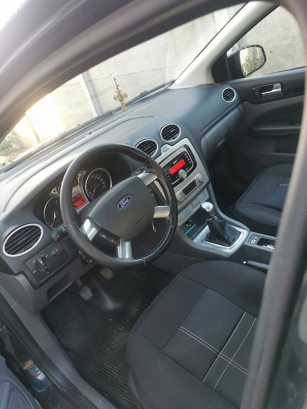 FORD Focus 2011 — imagine 5