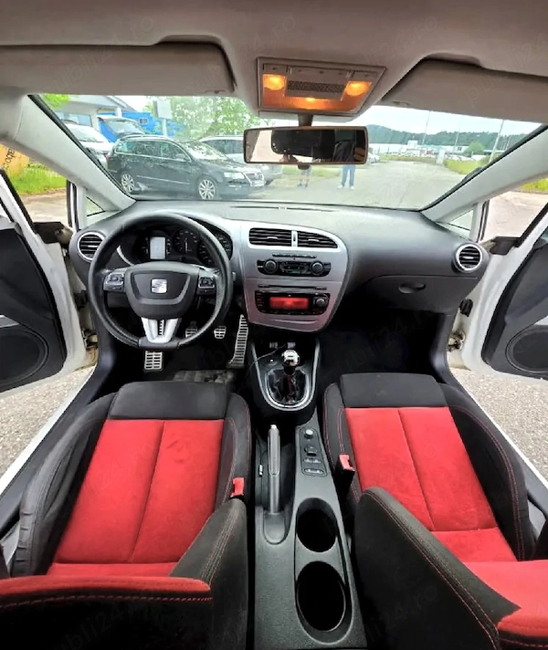 SEAT Leon 2010 — imagine 4