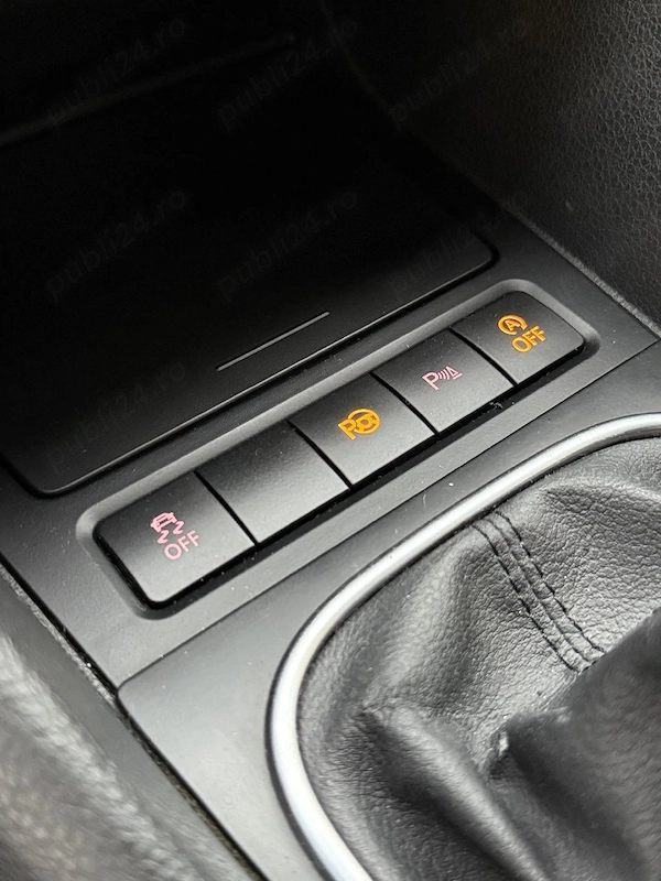 VOLKSWAGEN Golf 2012 — imagine 5