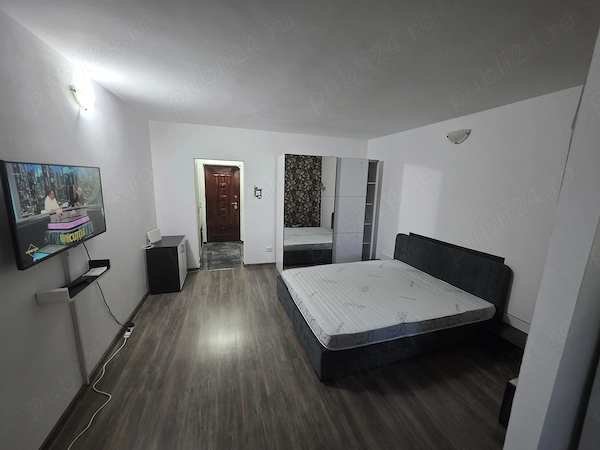 Inchiriez apartament 1 camera Podul de piatra — fotografia 1
