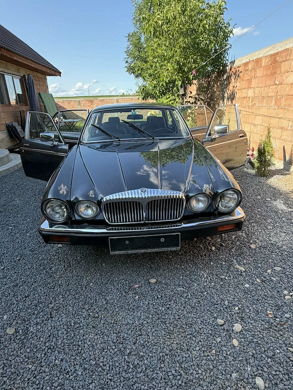 Vând Jaguar Daimler Double Six XJ