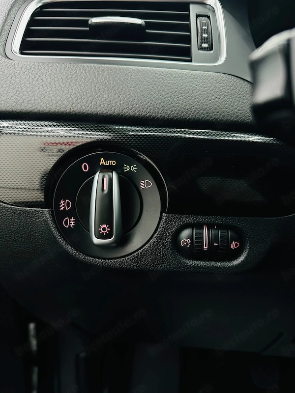 VOLKSWAGEN Jetta 2013 — imagine 12