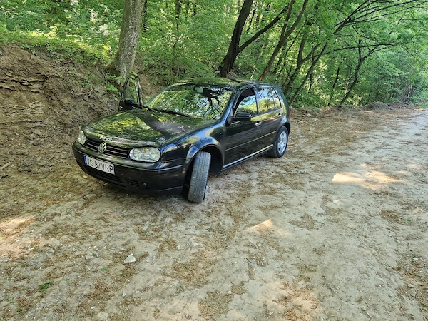 VOLKSWAGEN Golf 2000 — imagine 3