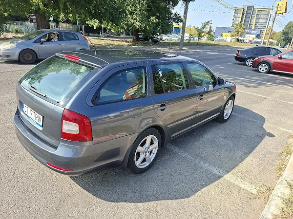 SKODA Octavia 2010 — imagine 3