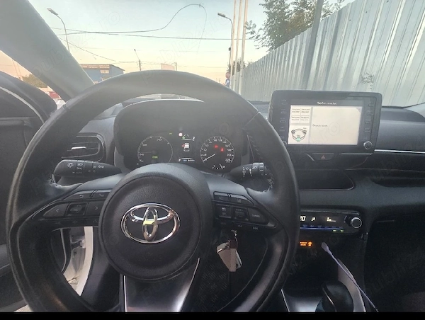 TOYOTA Yaris 2022 — imagine 2