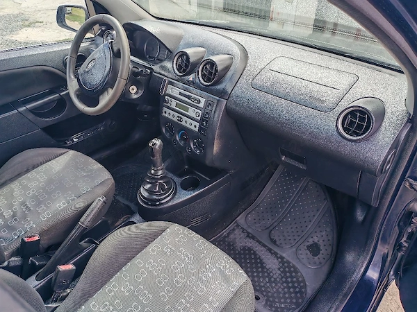 FORD Fiesta 2005 — imagine 2