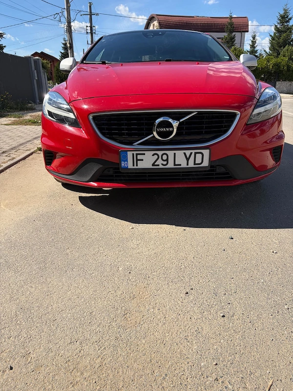 VOLVO V40 2020 — imagine 2