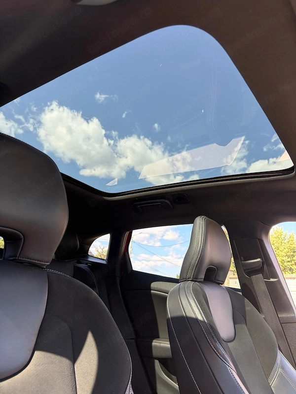 VOLVO V40 2020 — imagine 4