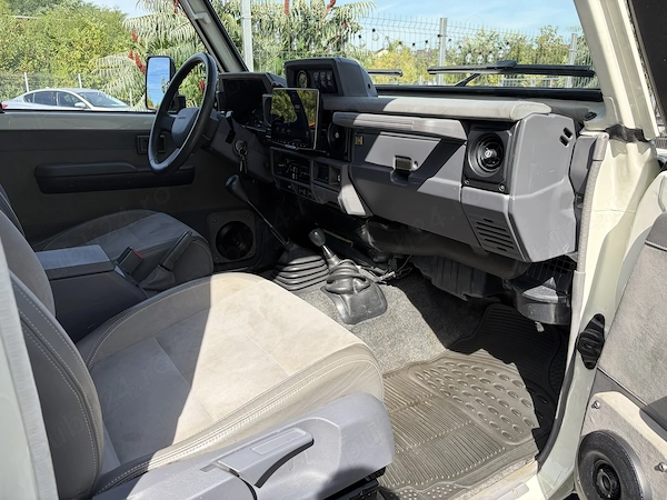 TOYOTA Land Cruiser 1991 — imagine 18