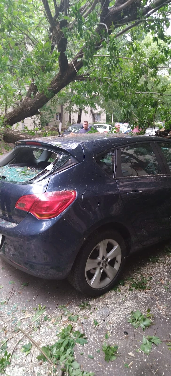 OPEL Astra 2011 — imagine 2