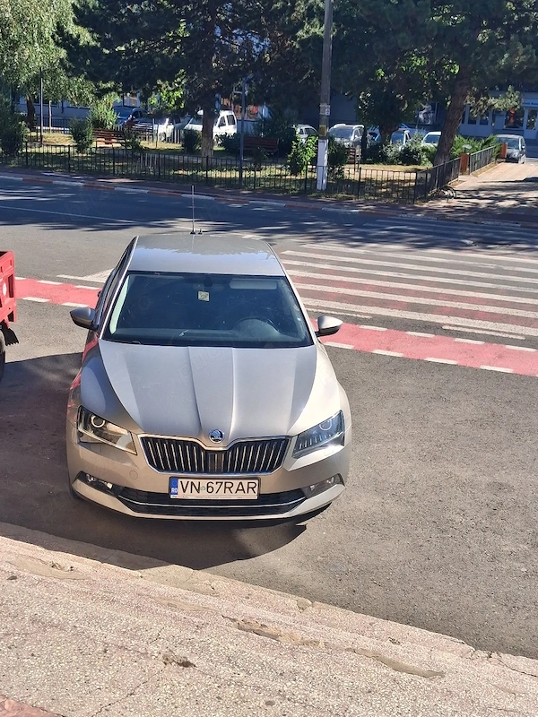 SKODA Superb 2019 — imagine 4