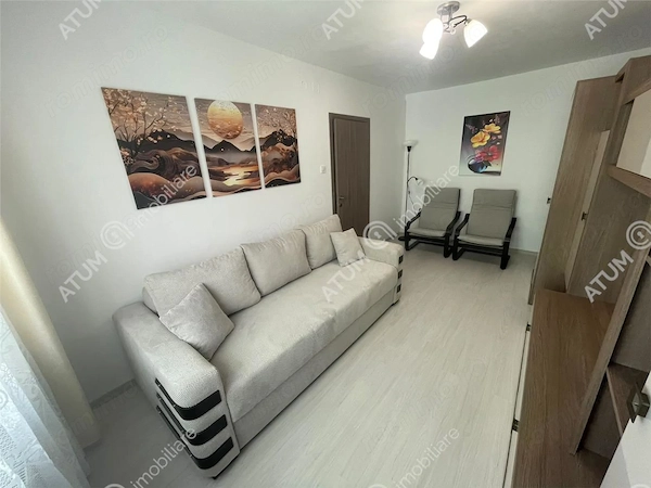 Apartament 3 camere decomandate balcon zona Vasile Aaron din Sibiu — fotografia 1
