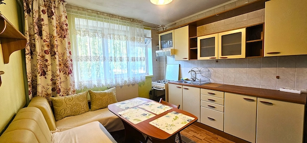 Apartament 1 camera, cu loc de parcare, zona Centrala — fotografia 1