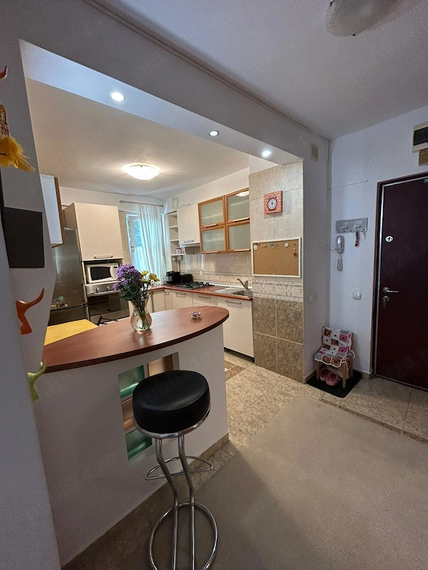 Inchiriere apartament 3 camere-Galeriile Titan - + comision AGENTIE (50% chirie 1 luna) — fotografia 1