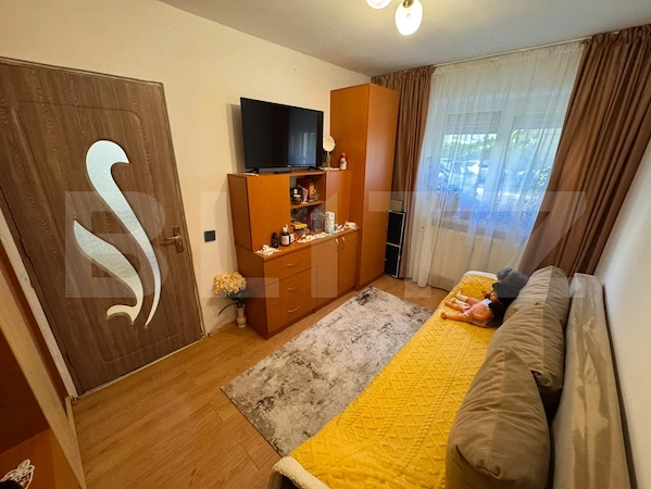 Apartament 2 camere, parter – Valea Roșie, zona Pieței — fotografia 3