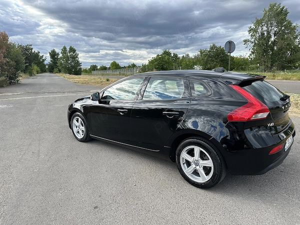 VOLVO V40 2018 — imagine 2