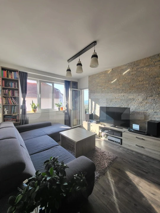 Apartament de 3 camere, finisat modern, cu priveliște spectaculoasă, Centru — fotografia 3