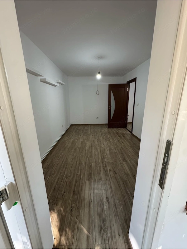 Apartament cu 3 camere, 2 băi-Zona Girocului Comision 0% — fotografia 3