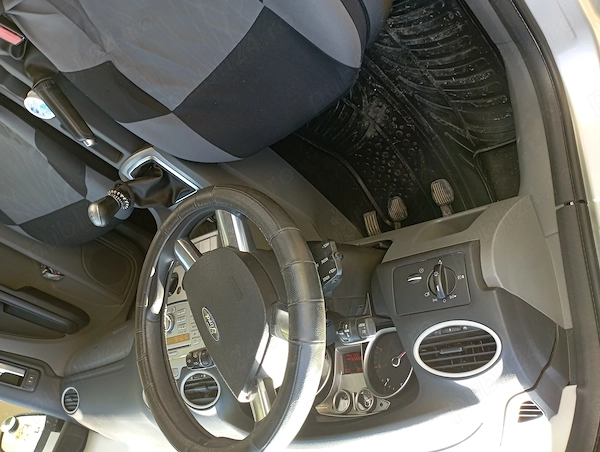 FORD Focus 2009 — imagine 5