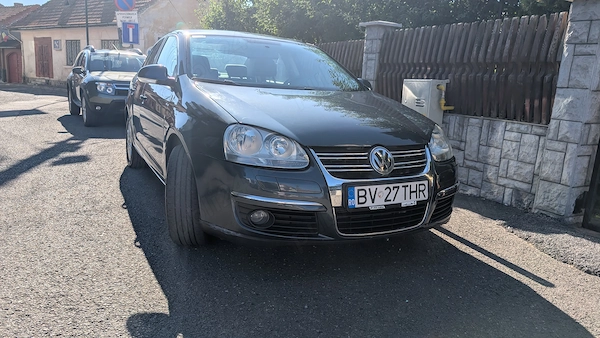 VOLKSWAGEN Jetta