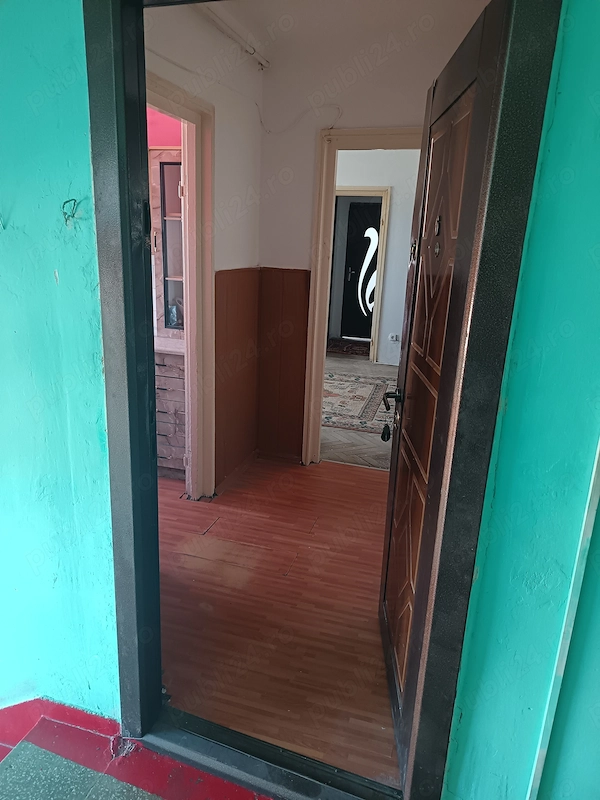 Vând apartament cu 2 camere pe Bulevardul Mihai Viteazul blocul D5 — fotografia 1