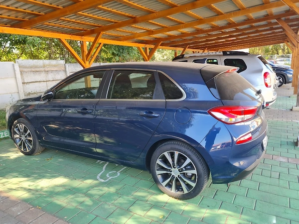 HYUNDAI i30 2018 — imagine 3