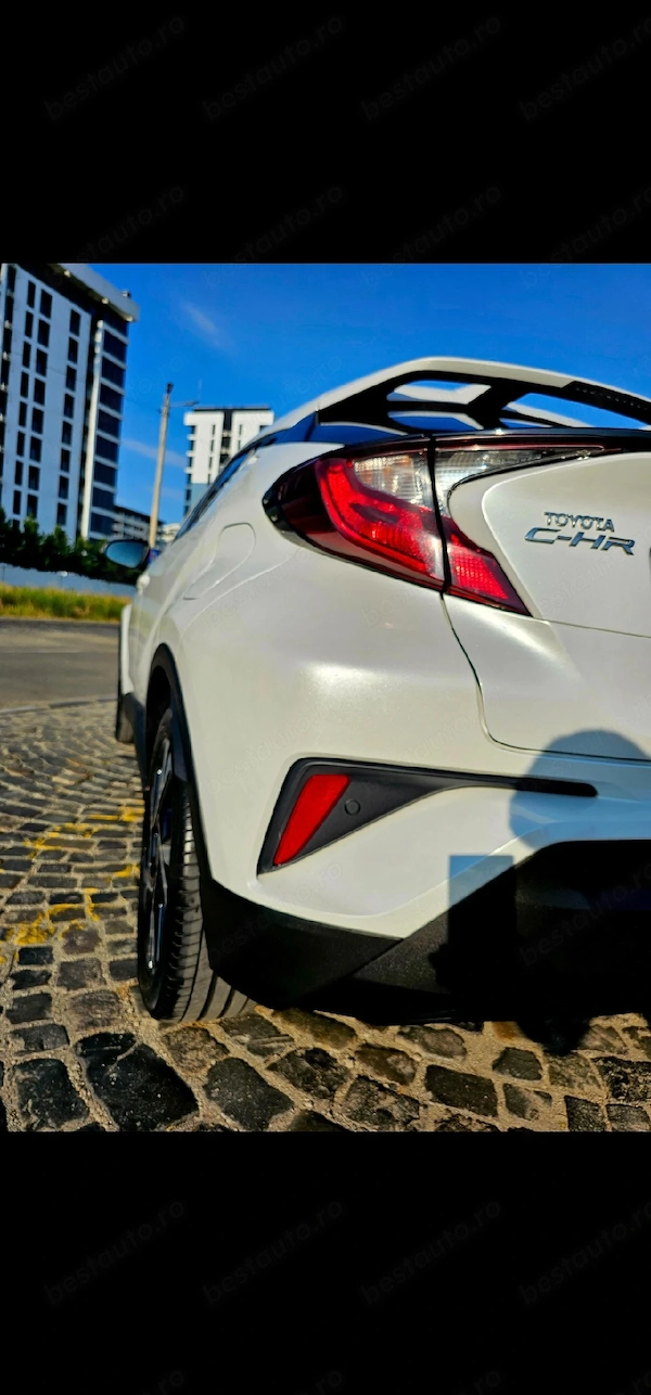 TOYOTA C-HR 2023 — imagine 4