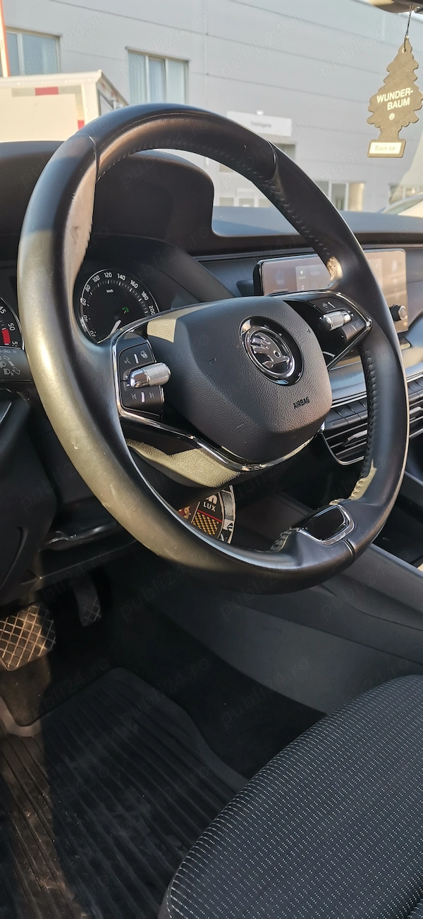 SKODA Octavia 2022 — imagine 4