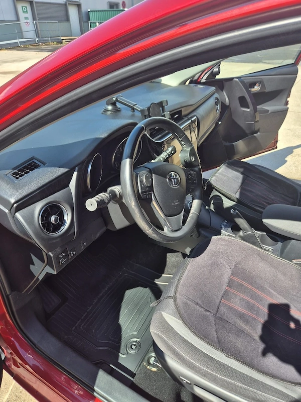 TOYOTA Auris 2016 — imagine 3