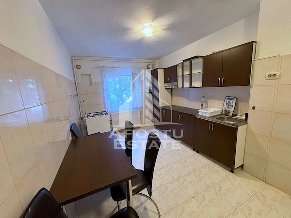 Apartament cu 3 camere de inchiriat in zona Soarelui, Centrala Proprie — fotografia 2