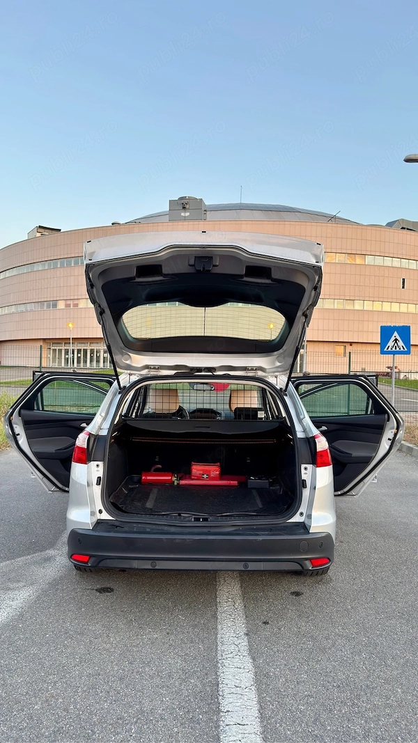 FORD Focus 2014 — imagine 5