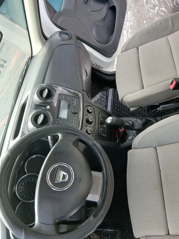DACIA Logan 2013 — imagine 5