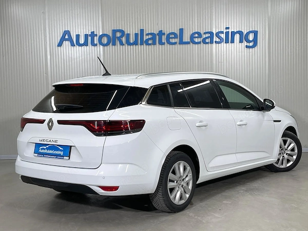 RENAULT Megane 2023 — imagine 3