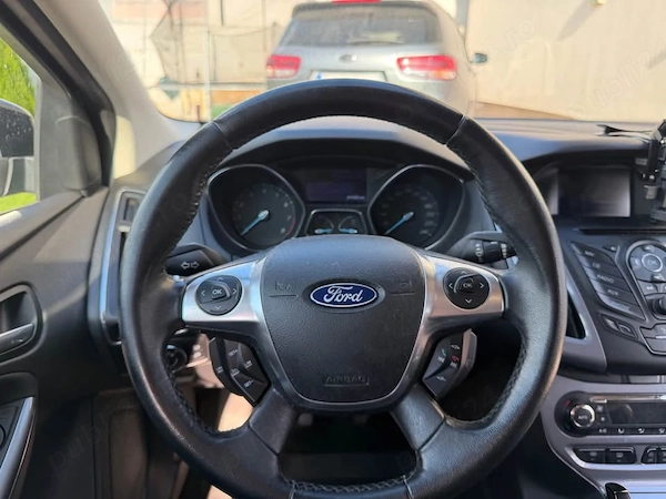 FORD Focus 2011 — imagine 4