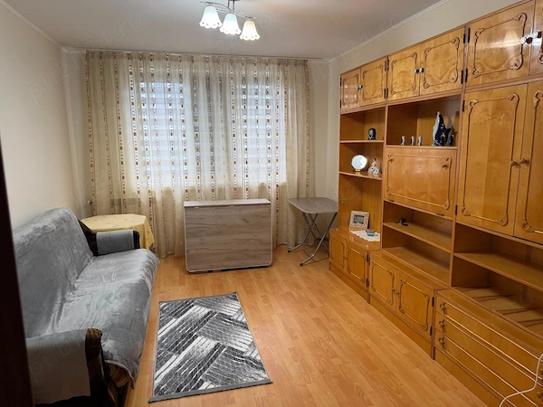 Ofer spre închiriere apartament 3 camere decomandat — fotografia 1