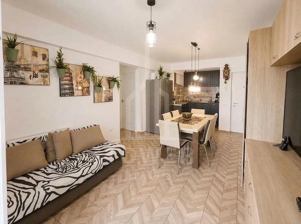 Apartament 3 camere cu 2 băi, 2 locuri de parcare și 2 balcoane — fotografia 3