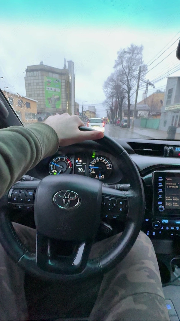TOYOTA Hilux 2022 — imagine 2