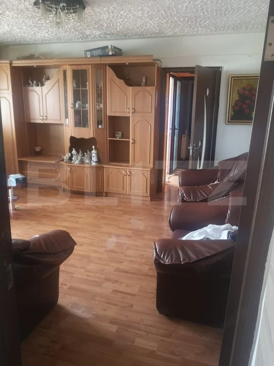Apartament cu 2 camere, 55 mp, balcon închis și centrală proprie – mobilat — fotografia 2