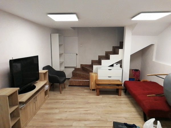 zona centrala 3 camere cu pat dublu , decomandat, la curte decking privat — fotografia 1