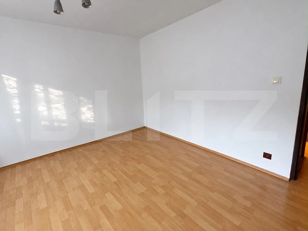Apartament 3 camere, zona Centrală – Reghin — fotografia 2