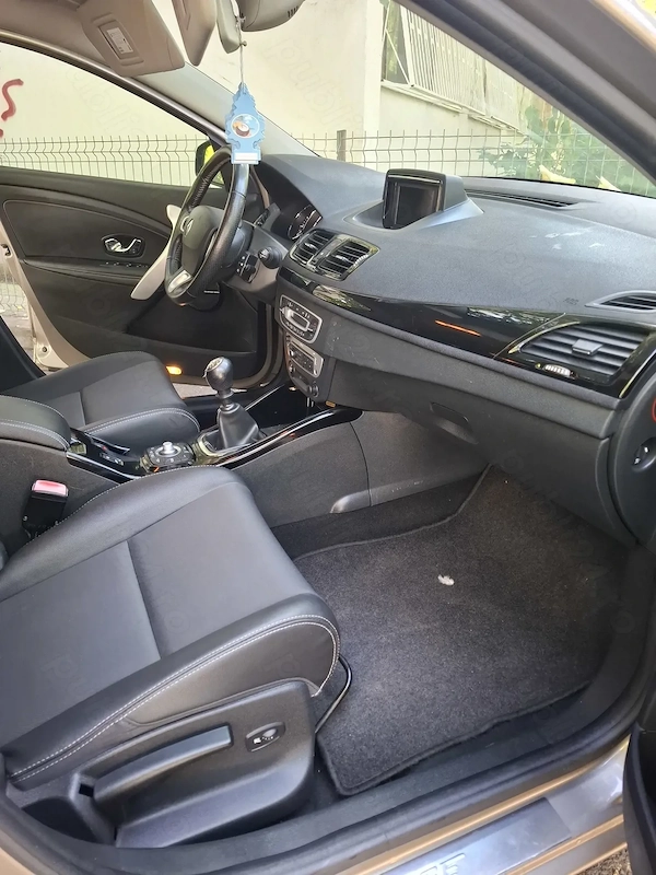 RENAULT Megane 2013 — imagine 9